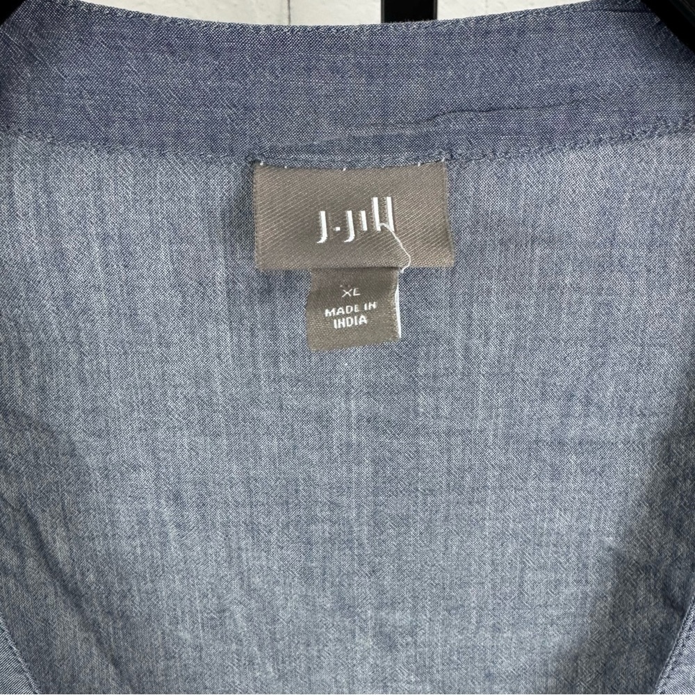 J. Jill Chambray Pleated V-Neck Button Down Shirt Size XL - Picture 2 of 8